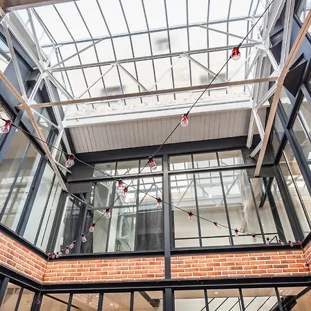 Fantastic Architect Loft - 10 Guests - Near Metro شقة