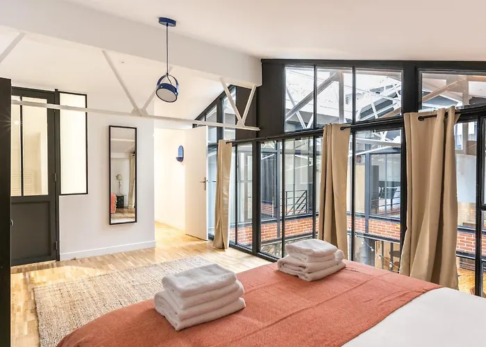 Fantastic Architect Loft - 10 Guests - Near Metro *