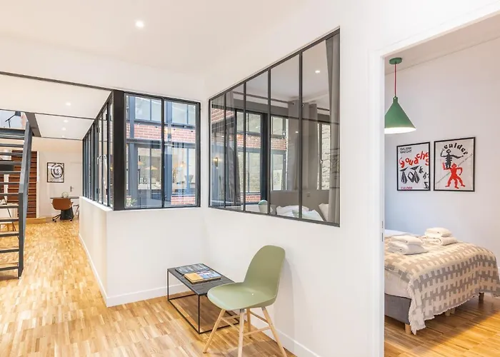 Fantastic Architect Loft - 10 Guests - Near Metro Apartment *