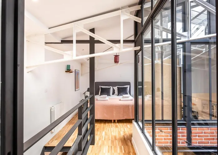 Fantastic Architect Loft - 10 Guests - Near Metro Apartment