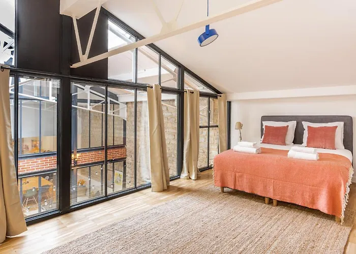 Fantastic Architect Loft - 10 Guests - Near Metro